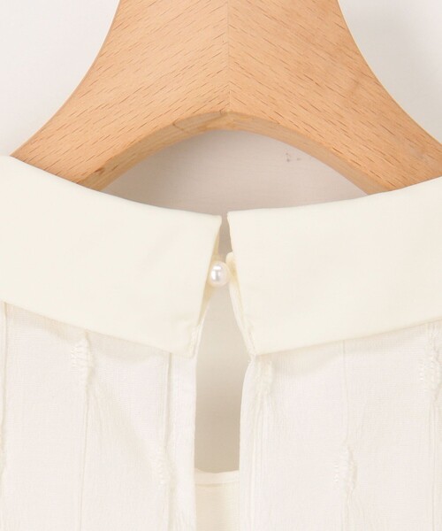 MICO COULIER（ミコクリエ）の「カットジャガード衿付きウエスト切替ブラウス（シャツ/ブラウス・レディース・サックスブルー/オフホワイト/ネイビー・38）」の4枚目の写真