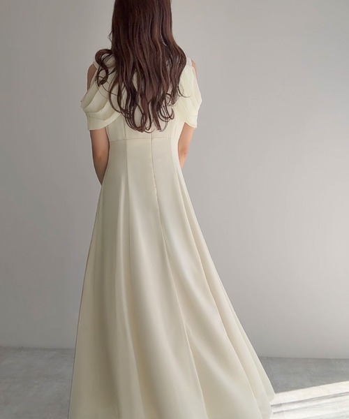 junoah(ジュノア)の「シアードレープフレアワンピース(ワンピース・レディース・チャコール/ブラック/アイボリー・LARGE/MEDIUM/SMALL)」の6枚目の写真