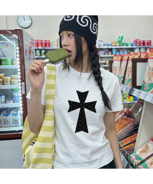 GRAVER（グレーバー）の「[ユニセックス]ドットクロス半袖Tシャツ_5カラー（Tシャツ/カットソー・レディース・ブラック/ブラック系その他2/スカイブルー/ホワイト系その他2/チャコールグレー/ホワイト/サンドベージュ・SMALL/MEDIUM/LARGE/X-SMALL）」の2枚目の写真