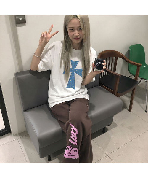 GRAVER（グレーバー）の「[ユニセックス]ドットクロス半袖Tシャツ_5カラー（Tシャツ/カットソー・レディース・ブラック/ブラック系その他2/スカイブルー/ホワイト系その他2/チャコールグレー/ホワイト/サンドベージュ・SMALL/MEDIUM/LARGE/X-SMALL）」の3枚目の写真
