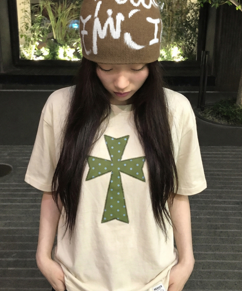 GRAVER（グレーバー）の「[ユニセックス]ドットクロス半袖Tシャツ_5カラー（Tシャツ/カットソー・レディース・ブラック/ブラック系その他2/スカイブルー/ホワイト系その他2/チャコールグレー/ホワイト/サンドベージュ・SMALL/MEDIUM/LARGE/X-SMALL）」の14枚目の写真