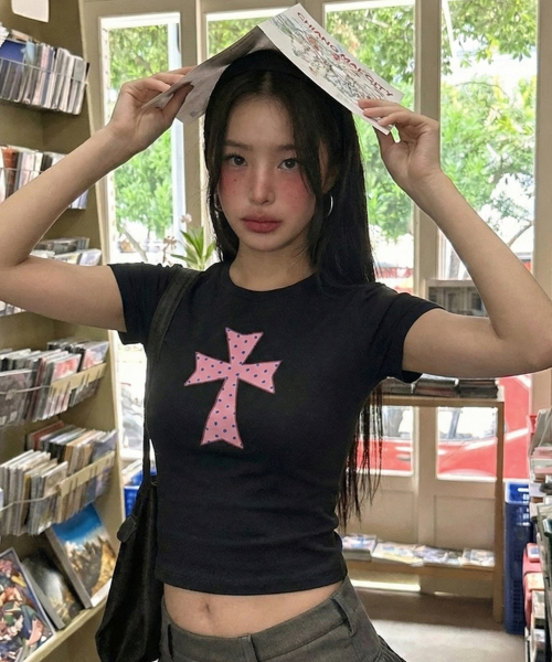 GRAVER（グレーバー）の「[ユニセックス]ドットクロス半袖Tシャツ_5カラー（Tシャツ/カットソー・レディース・ブラック/ブラック系その他2/スカイブルー/ホワイト系その他2/チャコールグレー/ホワイト/サンドベージュ・SMALL/MEDIUM/LARGE/X-SMALL）」の16枚目の写真