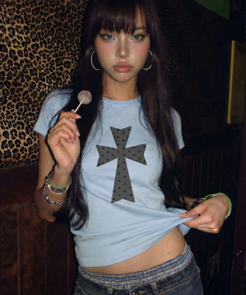 GRAVER（グレーバー）の「[ユニセックス]ドットクロス半袖Tシャツ_5カラー（Tシャツ/カットソー・レディース・ブラック/ブラック系その他2/スカイブルー/ホワイト系その他2/チャコールグレー/ホワイト/サンドベージュ・SMALL/MEDIUM/LARGE/X-SMALL）」の17枚目の写真