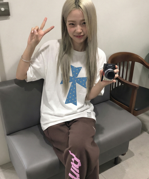 GRAVER（グレーバー）の「[ユニセックス]ドットクロス半袖Tシャツ_5カラー（Tシャツ/カットソー・レディース・ブラック/ブラック系その他2/スカイブルー/ホワイト系その他2/チャコールグレー/ホワイト/サンドベージュ・SMALL/MEDIUM/LARGE/X-SMALL）」の18枚目の写真