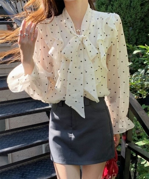 Ritzy(リッツィー)の「ドット柄リボンタイシアーブラウス(シャツ/ブラウス・レディース・ホワイト・M/S/L)」の1枚目の写真