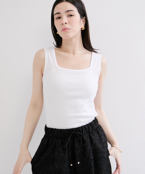 Edith A.Miller(エディスエーミラー)の「【Miller/ミラー】SQUARE NECK PANEL RIBBED TANKTOP(タンクトップ・レディース・グレー/オレンジ系その他/ブラック/ホワイト・FREE)」の2枚目の写真