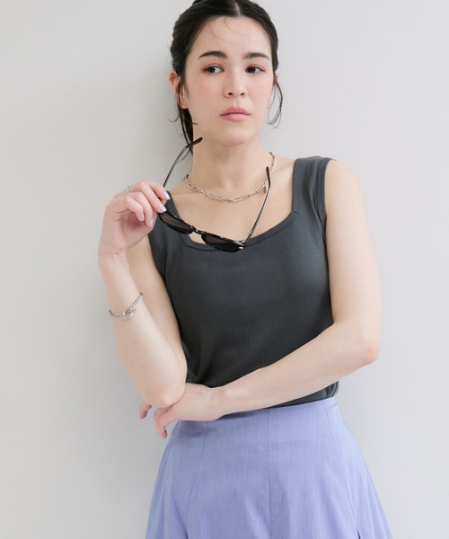 Edith A.Miller(エディスエーミラー)の「【Miller/ミラー】SQUARE NECK PANEL RIBBED TANKTOP(タンクトップ・レディース・グレー/オレンジ系その他/ブラック/ホワイト・FREE)」の14枚目の写真