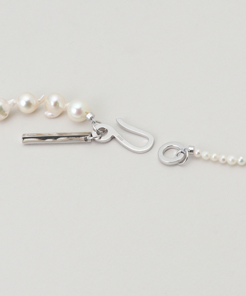 IENA(イエナ)の「AYUS/アユス AKOYA NATURAL BAROQUE PEARL ネックレス N27-2(ネックレス・レディース・ホワイト・1)」の7枚目の写真