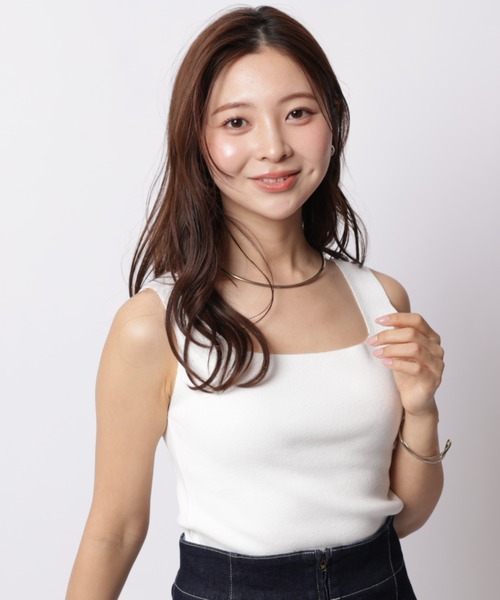 Apuweiser-riche(アプワイザーリッシェ)の「スクエアベーシックタンク(Tシャツ/カットソー・レディース・ホワイト/ブラック系その他/ブラック/ピンク/ライトブルー・2)」の2枚目の写真