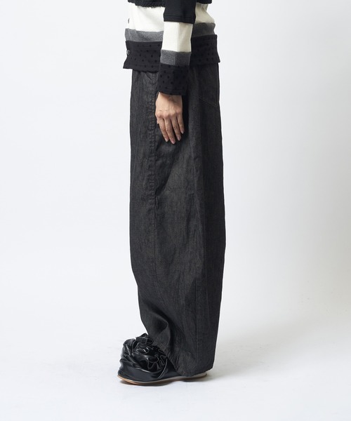 gomme(ゴム)の「バレルデニムパンツ(デニムパンツ・レディース・チャコールグレー/ブラック・MEDIUM)」の11枚目の写真