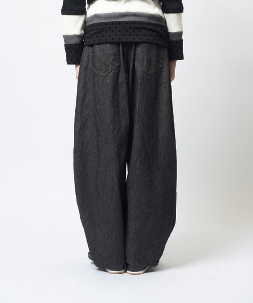 gomme(ゴム)の「バレルデニムパンツ(デニムパンツ・レディース・チャコールグレー/ブラック・MEDIUM)」の12枚目の写真