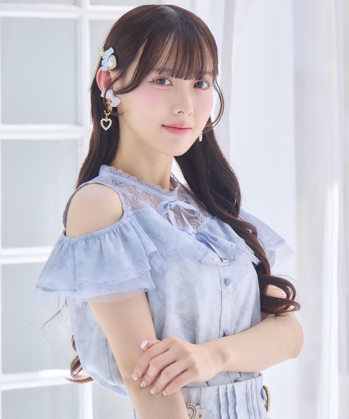 ROJITA(ロジータ)の「【セットアップ対応】オープンショルダーラッフルブラウス(シャツ/ブラウス・レディース・ミント/ピンク/アイボリー/ブラック/ブルー・FREE)」の7枚目の写真