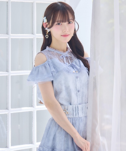 ROJITA(ロジータ)の「【セットアップ対応】オープンショルダーラッフルブラウス(シャツ/ブラウス・レディース・ミント/ピンク/アイボリー/ブラック/ブルー・FREE)」の9枚目の写真