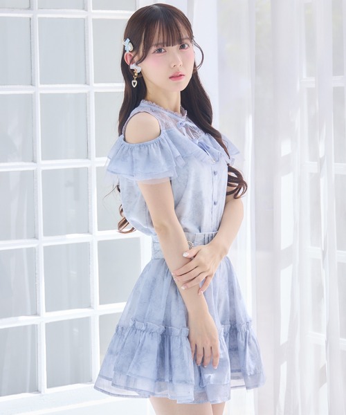 ROJITA(ロジータ)の「【セットアップ対応】オープンショルダーラッフルブラウス(シャツ/ブラウス・レディース・ミント/ピンク/アイボリー/ブラック/ブルー・FREE)」の12枚目の写真