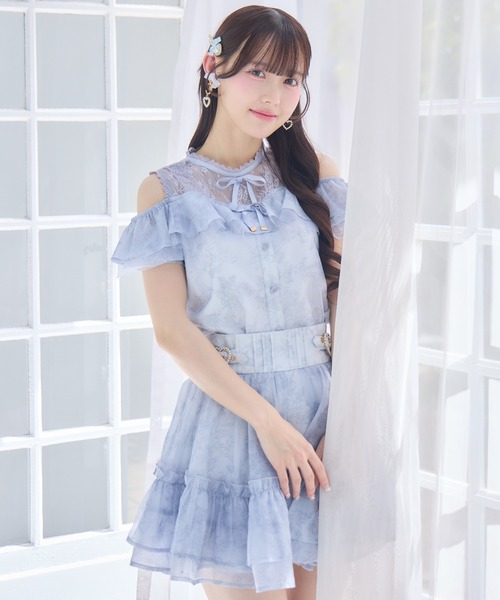 ROJITA(ロジータ)の「【セットアップ対応】オープンショルダーラッフルブラウス(シャツ/ブラウス・レディース・ミント/ピンク/アイボリー/ブラック/ブルー・FREE)」の10枚目の写真