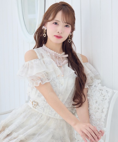ROJITA(ロジータ)の「【セットアップ対応】オープンショルダーラッフルブラウス(シャツ/ブラウス・レディース・ミント/ピンク/アイボリー/ブラック/ブルー・FREE)」の15枚目の写真