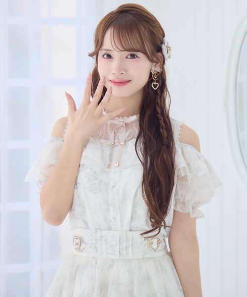 ROJITA(ロジータ)の「【セットアップ対応】オープンショルダーラッフルブラウス(シャツ/ブラウス・レディース・ミント/ピンク/アイボリー/ブラック/ブルー・FREE)」の17枚目の写真