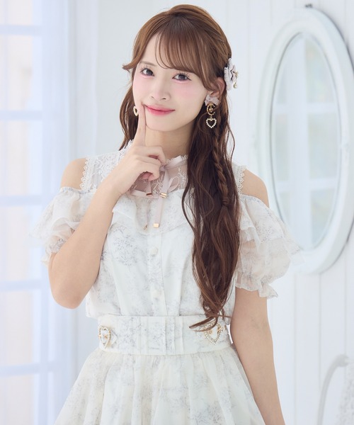 ROJITA(ロジータ)の「【セットアップ対応】オープンショルダーラッフルブラウス(シャツ/ブラウス・レディース・ミント/ピンク/アイボリー/ブラック/ブルー・FREE)」の18枚目の写真