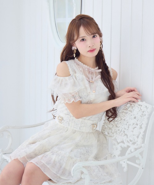 ROJITA(ロジータ)の「【セットアップ対応】オープンショルダーラッフルブラウス(シャツ/ブラウス・レディース・ミント/ピンク/アイボリー/ブラック/ブルー・FREE)」の20枚目の写真