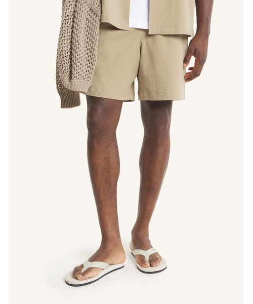 Maison Kitsune(メゾンキツネ)の「ELASTICATED SHORTS(その他パンツ・メンズ・ベージュ/ネイビー・XS/L/S/M/XL)」の6枚目の写真