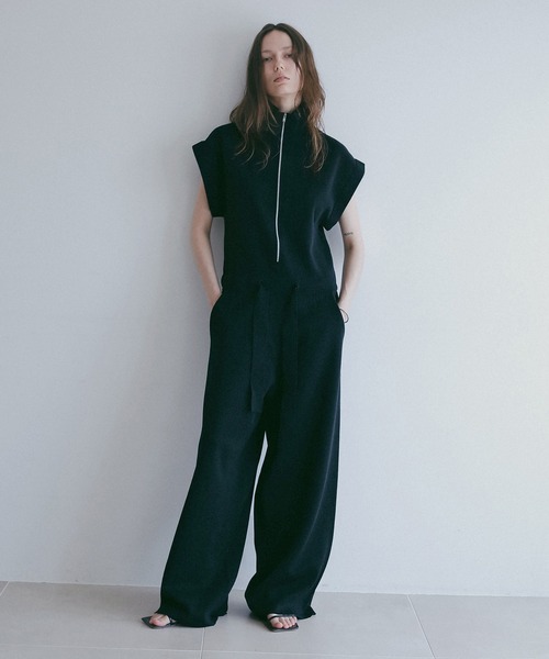 MANOF(マノフ)の「KNIT ZIP ALL IN ONE(つなぎ/オールインワン・レディース・グレー/ブラック/ホワイト・M/S)」の3枚目の写真