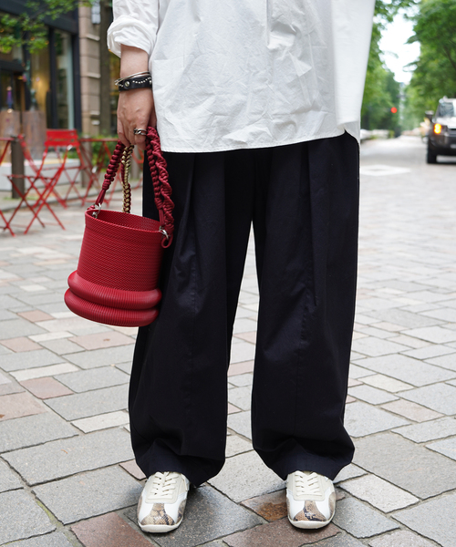 JOURNAL STANDARD LUXE(ジャーナルスタンダード ラックス)の「スジャータコットン タックパンツ(その他パンツ・レディース・ブラック/ベージュ・FREE)」の1枚目の写真