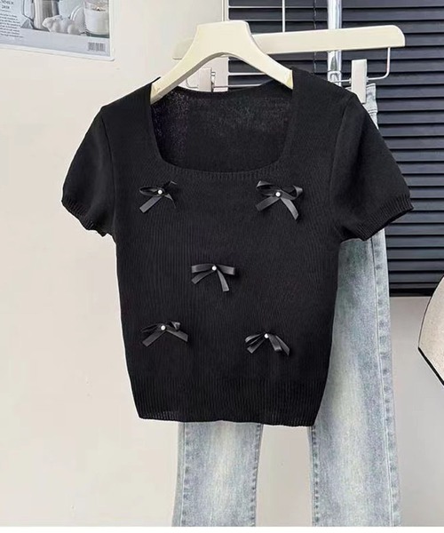 BENDER TOKYO(ベンダートウキョウ)の「\キュンとする可愛さ/ フロントリボンモチーフ スクエアネック 半袖ニットトップス(ニット/セーター・レディース・ブルー/ピンク/アイボリー/ブラック・FREE)」の8枚目の写真