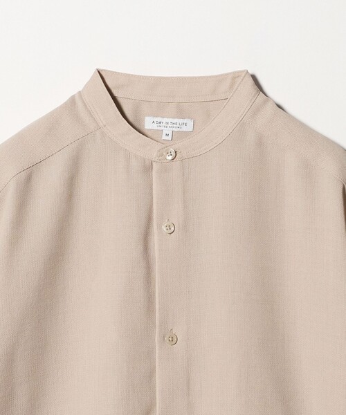 A DAY IN THE LIFE UNITED ARROWS(アデイインザライフユナイテッドアローズ)の「リネンライク メッシュ リラックス バンドカラーシャツ-吸水速乾・通気性-<A DAY IN THE LIFE>(シャツ/ブラウス・メンズ・ベージュ/ネイビー/ライトブルー・M/L)」の17枚目の写真