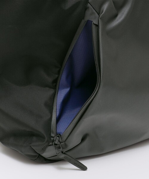 SHIPS（シップス）の「【SHIPS別注】Aer: Gym Tote 2（トートバッグ・メンズ・ブラック・ONE SIZE）」の11枚目の写真