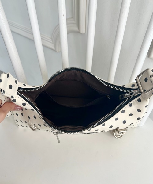 wears（ウェアーズ）の「ヲタ活 ドット柄 2way フロントクリアポケットワンショルダーバッグ（ショルダーバッグ・レディース・ホワイト/ブラック・FREE）」の12枚目の写真