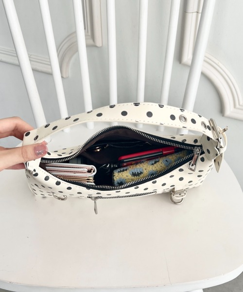 wears（ウェアーズ）の「ヲタ活 ドット柄 2way フロントクリアポケットワンショルダーバッグ（ショルダーバッグ・レディース・ホワイト/ブラック・FREE）」の13枚目の写真