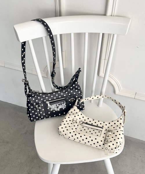 wears（ウェアーズ）の「ヲタ活 ドット柄 2way フロントクリアポケットワンショルダーバッグ（ショルダーバッグ・レディース・ホワイト/ブラック・FREE）」の4枚目の写真