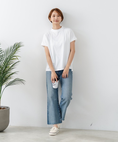 fort point(フォーポイント)の「【C-FORTPOINT/フォートポイント】【ストレッチ性抜群の冷感素材を使用】フレンチスリーブ モックネックTシャツ プチハイネック プルオーバー 接触冷感 涼しい 二の腕カバー サイドスリット(Tシャツ/カットソー・レディース・オフホワイト/ブラック/グリーン/ライトグレー/ブラウン・FREE)」の7枚目の写真