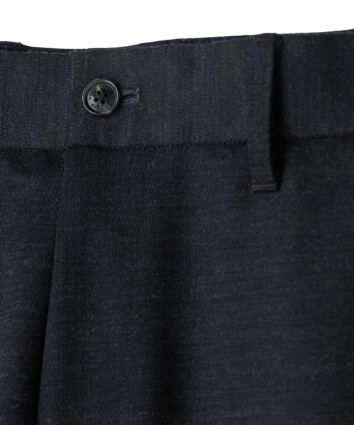 MEN'S BIGI(メンズビギ)の「《別注》COLE HAAN ウールブレンドシャイニーポンチセットアップパンツ(スラックス・メンズ・ネイビー/チャコールグレー/ブラウン・01/03/04/02)」の16枚目の写真