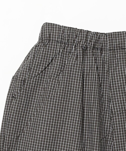 BEAMS T(ビームスティー)の「DeMarcoLab / PLAID JUMBO SHORTS(その他パンツ・メンズ・ブラック・L/M)」の3枚目の写真