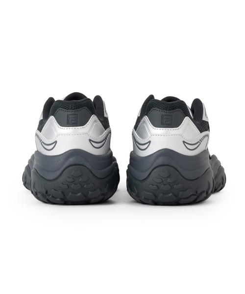 FILA（フィラ）の「WAVY MAX / ウェービーマックス（スニーカー・レディース・ブラック×シルバー・23.0cm/24.0cm/25.0cm/26.0cm/27.0cm/28.0cm/29.0cm）」の3枚目の写真