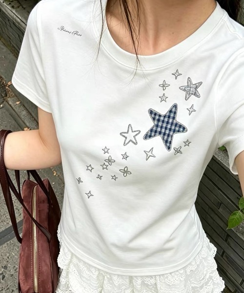 SHERU（シェル）の「スターパッチワーク刺繍　ウエストマークチビTシャツ　細見え（Tシャツ/カットソー・レディース・ホワイト/ネイビー・M）」の6枚目の写真
