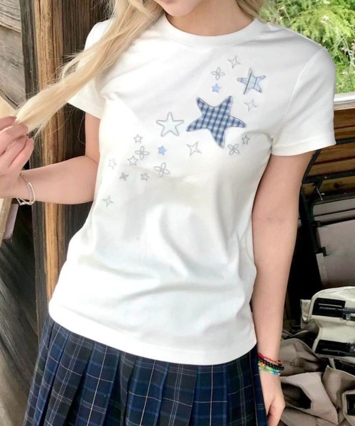 SHERU（シェル）の「スターパッチワーク刺繍　ウエストマークチビTシャツ　細見え（Tシャツ/カットソー・レディース・ホワイト/ネイビー・M）」の15枚目の写真