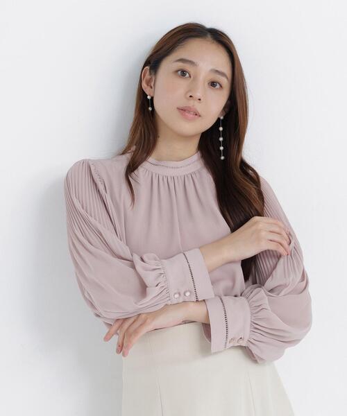 NATURAL BEAUTY BASIC(ナチュラルビューティーベーシック)の「ハシゴレース楊柳ブラウス(シャツ/ブラウス・レディース・グレー/ピンク/オフホワイト・SMALL/MEDIUM)」の1枚目の写真