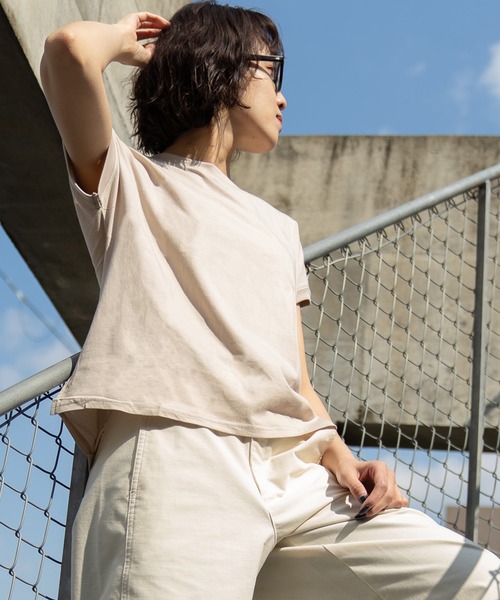 MONO KOTO DEPT.(モノコトデプト)の「汗染み防止 フレンチスリーブコットンTシャツ(Tシャツ/カットソー・レディース・オフホワイト/ブラック/チャコールグレー/ネイビー/グレイッシュベージュ/アイボリー・M/L)」の12枚目の写真