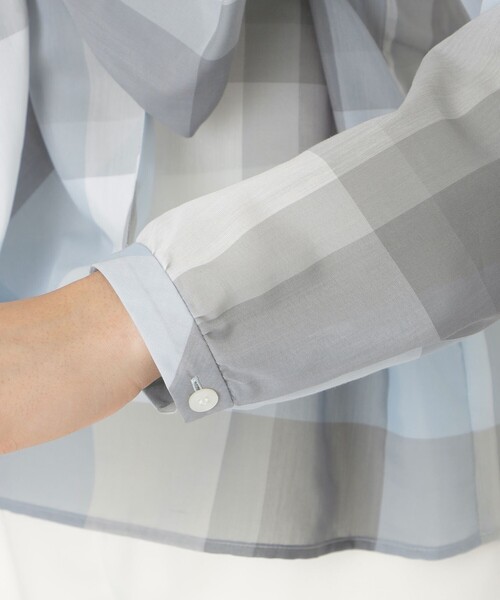 BLUE LABEL CRESTBRIDGE（ブルーレーベルクレストブリッジ）の「クレストブリッジチェックシアーボイルリボンブラウス（シャツ/ブラウス・レディース・パープル系その他4/ブルー系その他4/レッド・38/36）」の8枚目の写真
