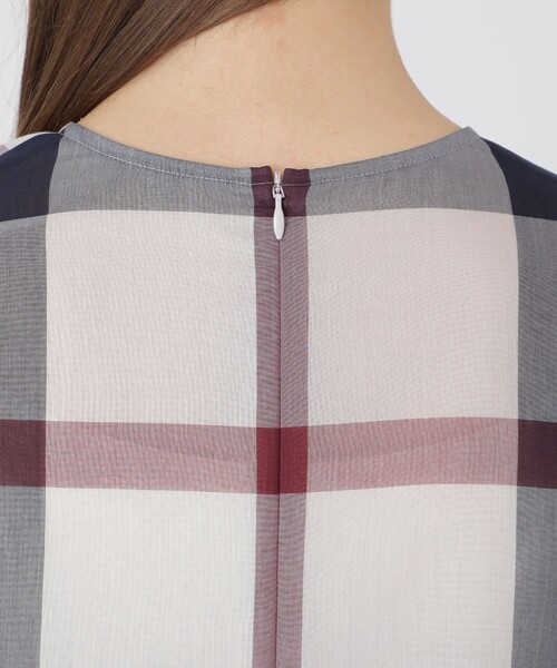 BLUE LABEL CRESTBRIDGE（ブルーレーベルクレストブリッジ）の「クレストブリッジチェックシアーボイルリボンブラウス（シャツ/ブラウス・レディース・パープル系その他4/ブルー系その他4/レッド・38/36）」の6枚目の写真