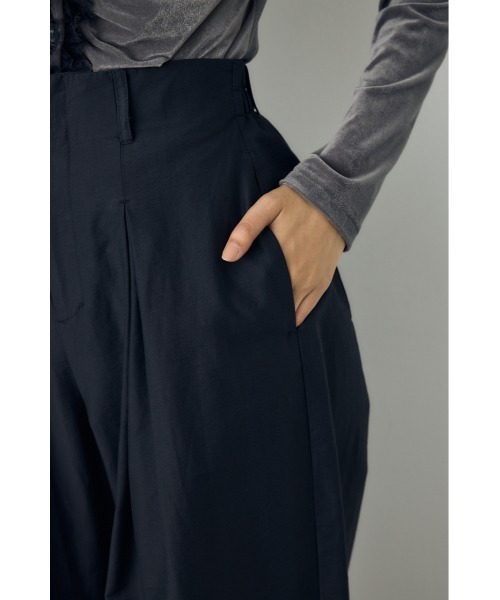 AZUL by moussy(アズールバイマウジー)の「タックデザインパラシュートパンツ 秋服 冬服 春服 カーゴパンツ ドローコード ドロスト付き(スラックス・レディース・ブラック/ダークベージュ・FREE)」の10枚目の写真