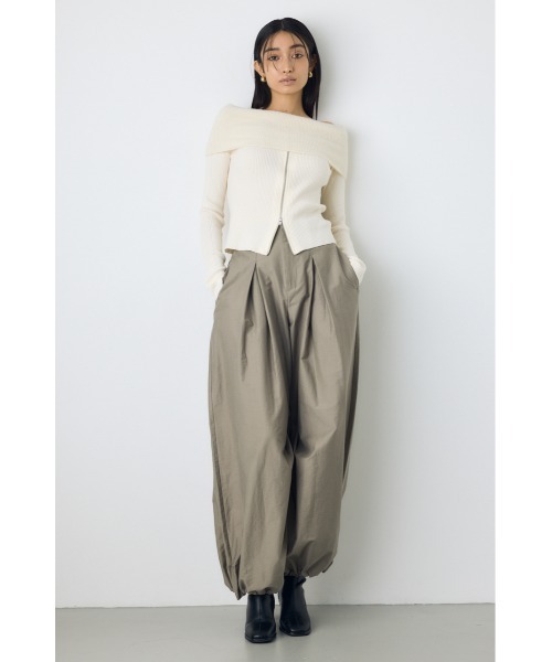 AZUL by moussy(アズールバイマウジー)の「タックデザインパラシュートパンツ 秋服 冬服 春服 カーゴパンツ ドローコード ドロスト付き(スラックス・レディース・ブラック/ダークベージュ・FREE)」の15枚目の写真