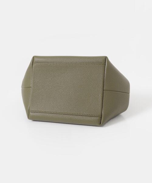GANNI(ガニー)の「GANNI BOU SMALL GRAINED(ショルダーバッグ・レディース・オリーブ・-)」の4枚目の写真