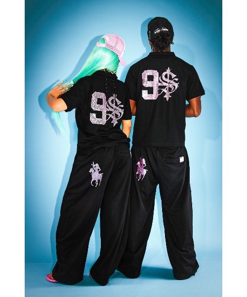 SUPPLIER(サプライヤー)の「スエットパンツ|9090 x SUPPLIER Rhinestone Logo Curve Sweat Pants|SUPPLIER(スウェットパンツ・メンズ・ブラック・SMALL/MEDIUM)」の11枚目の写真