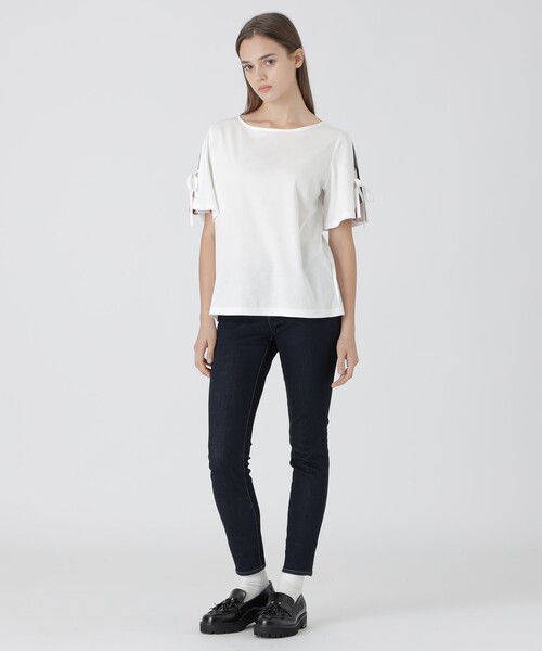BLUE LABEL CRESTBRIDGE（ブルーレーベルクレストブリッジ）の「リボンスリーブカットソー（Tシャツ/カットソー・レディース・ブラック/ホワイト・38）」の3枚目の写真