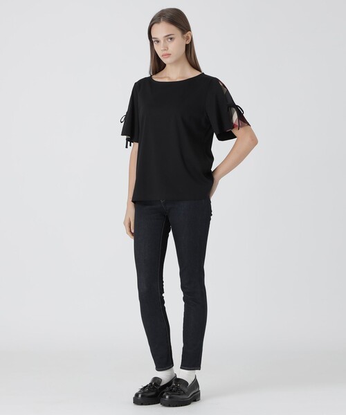 BLUE LABEL CRESTBRIDGE（ブルーレーベルクレストブリッジ）の「リボンスリーブカットソー（Tシャツ/カットソー・レディース・ブラック/ホワイト・38）」の9枚目の写真