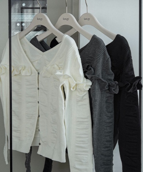 lawgy(ラウジー)の「textured ruffle knit cardigan / テクスチャードラッフルニットカーディガン(カーディガン/ボレロ・レディース・ブラック/ホワイト/グレー・FREE)」の5枚目の写真