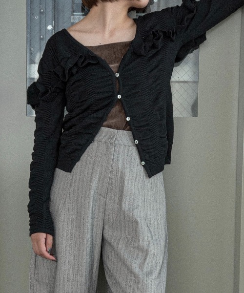 lawgy(ラウジー)の「textured ruffle knit cardigan / テクスチャードラッフルニットカーディガン(カーディガン/ボレロ・レディース・ブラック/ホワイト/グレー・FREE)」の10枚目の写真